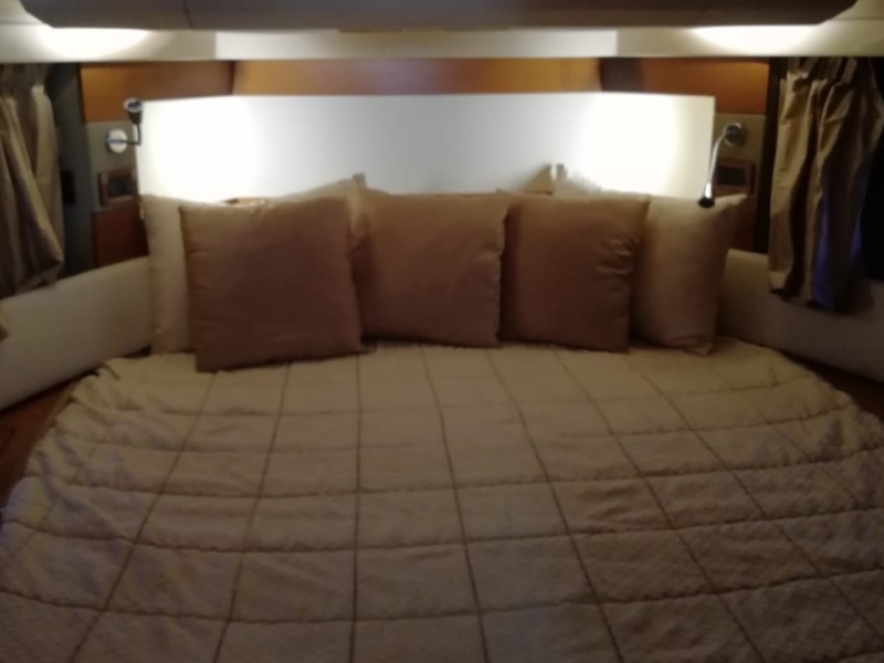 (40 ft) Azimut Flybridge - 12 pax - 03