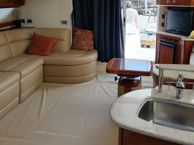 (42 ft) Meridian Flybridge - 12 Pax - 05