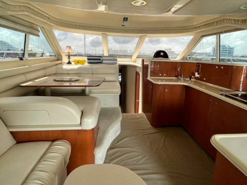 (50 ft) Sea Ray Flybridge - 15 - 20 Pax - 17