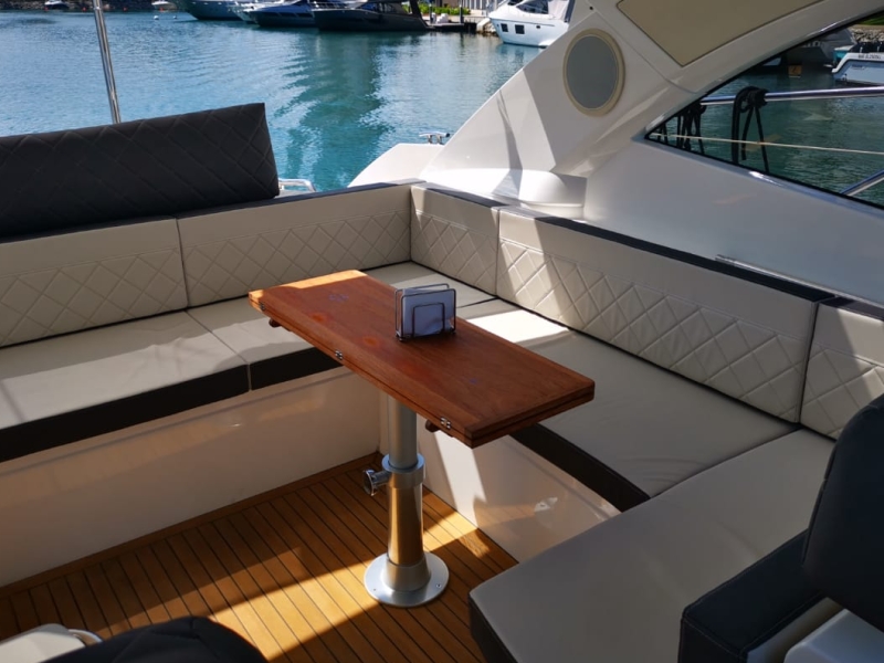 (52 ft) Sunseeker - 18 pax - 01