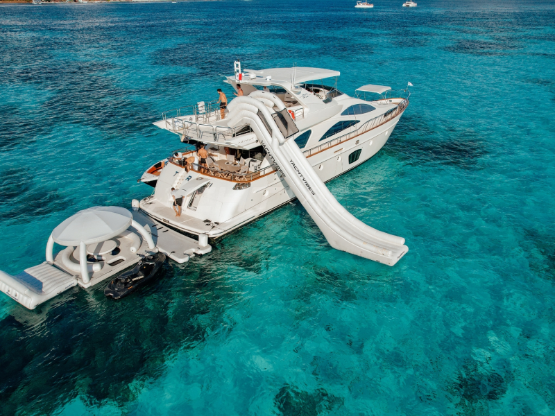 (80 ft) Azimut - Truco II (4)