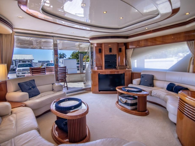 (85 ft) Azimut -25 pax (3)