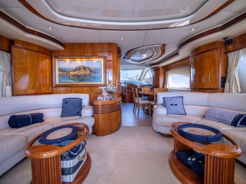 (85 ft) Azimut -25 pax (6)