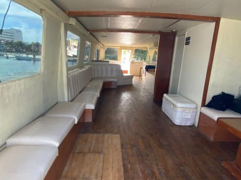 Catamaran 30 Pax (5)
